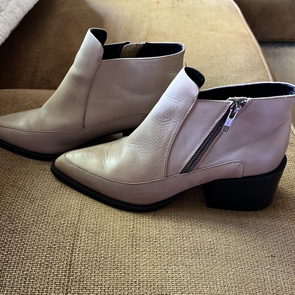 Design Lab light taupe ankle boot - Picture 3 of 7